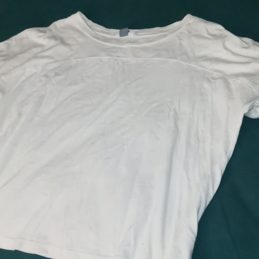 Old Navy white T-shirt